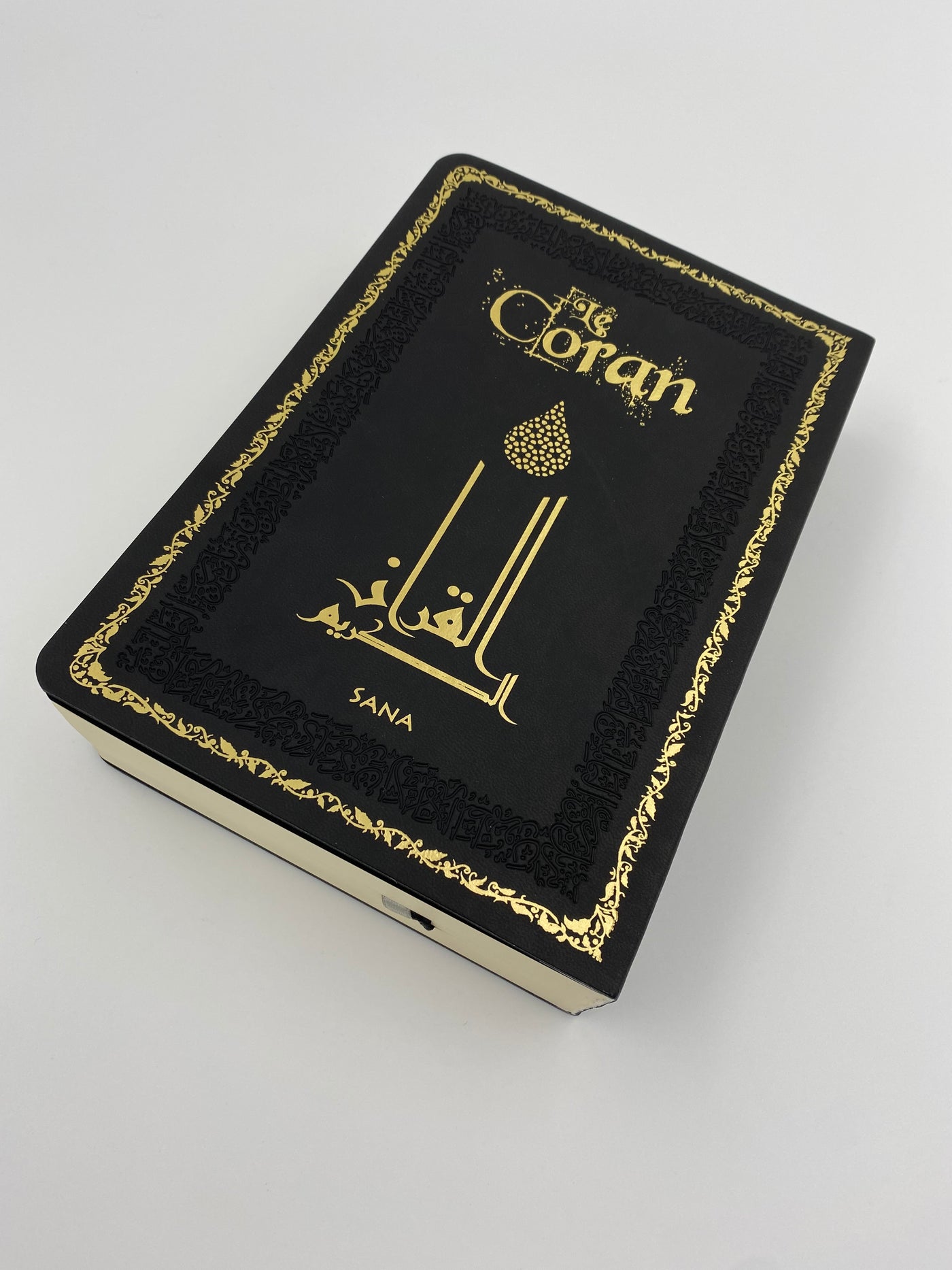 Der Edle Koran und die französische Übersetzung seiner Bedeutungen. Schwarzes Hardcover